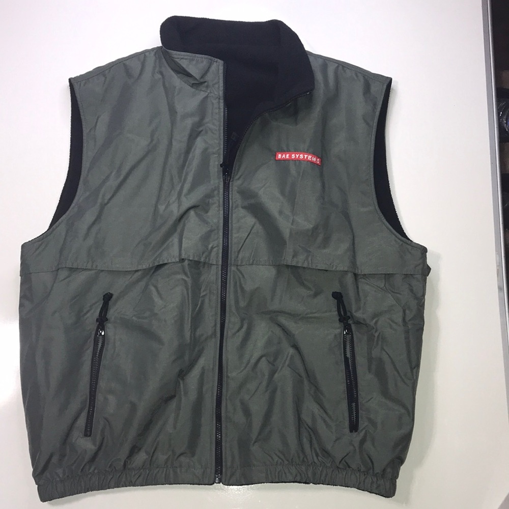 Port Authority Vest Reversible BAE Logo Green Slick Material w black Fleece 2XL